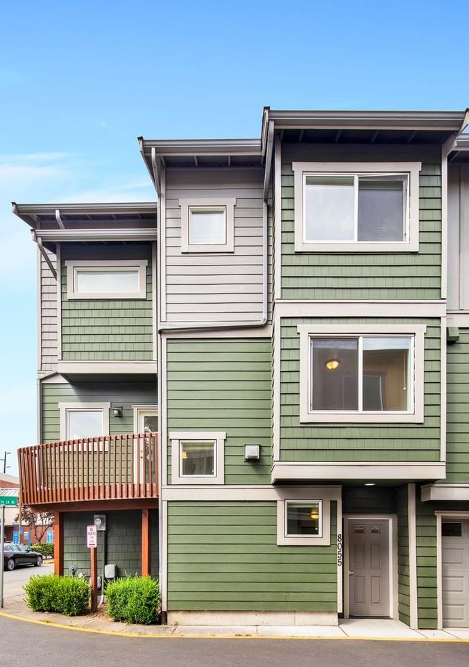 8055 165th Ln Ne - Photo 2 of 17