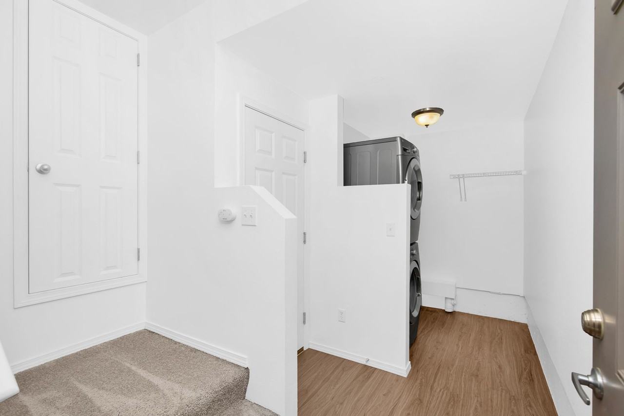 8055 165th Ln Ne - Photo 3 of 17