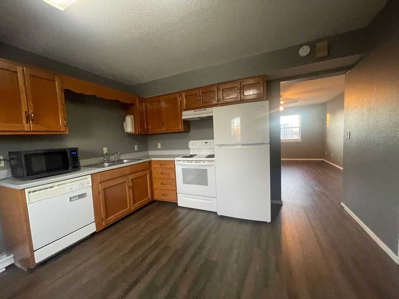 1109 Bird Rd #20 - Photo 4 of 6