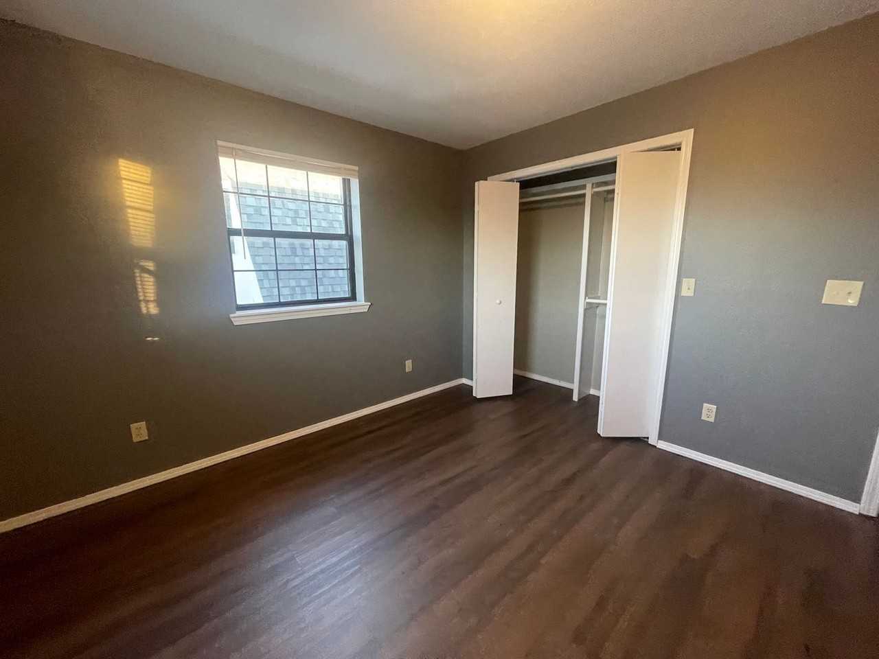 1109 Bird Rd #20 - Photo 5 of 6