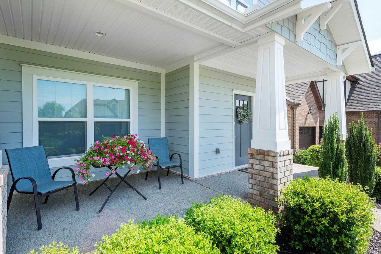 168 Ferdinand Dr - Photo 3 of 33