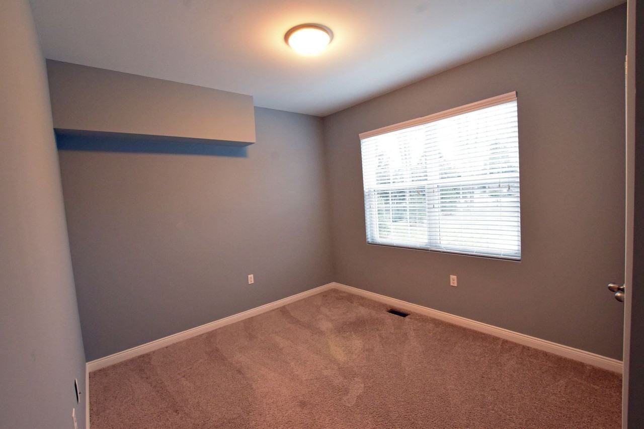 54177 Bay Point Dr - Photo 7 of 36