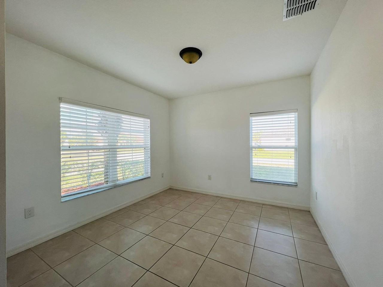 3836 Shoreside Dr - Photo 6 of 23