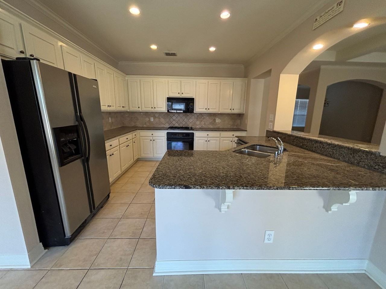 115 Hallette Dr - Photo 4 of 21