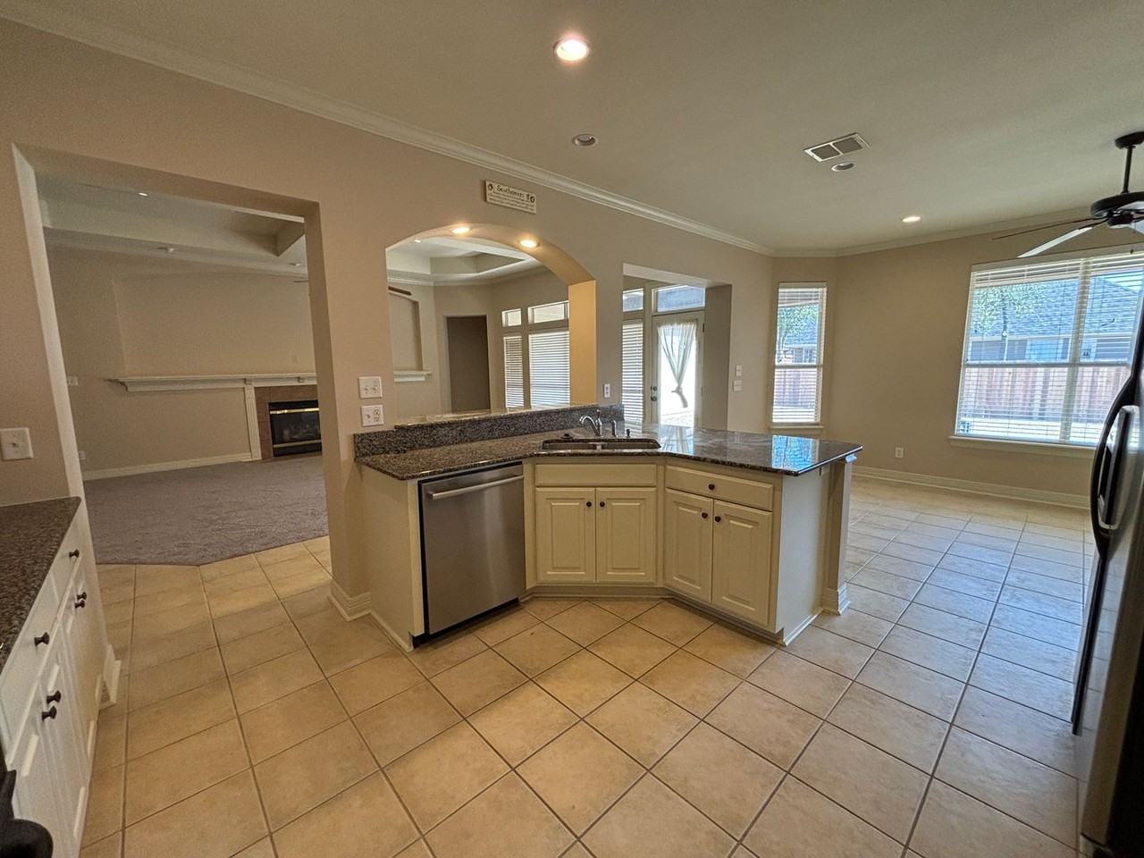 115 Hallette Dr - Photo 5 of 21