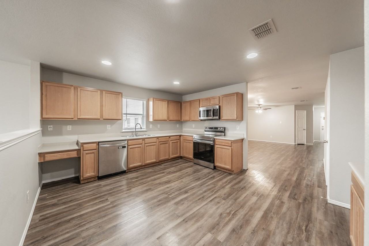 900 Grant St - Photo 6 of 41