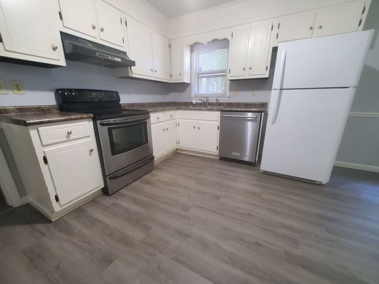 4742 Belford Rd - Photo 3 of 23