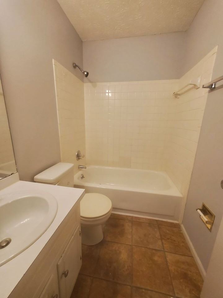 4742 Belford Rd - Photo 6 of 23