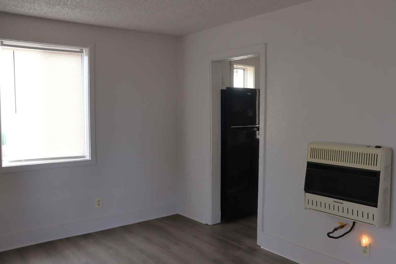 540 Graham Dr - Photo 2 of 16