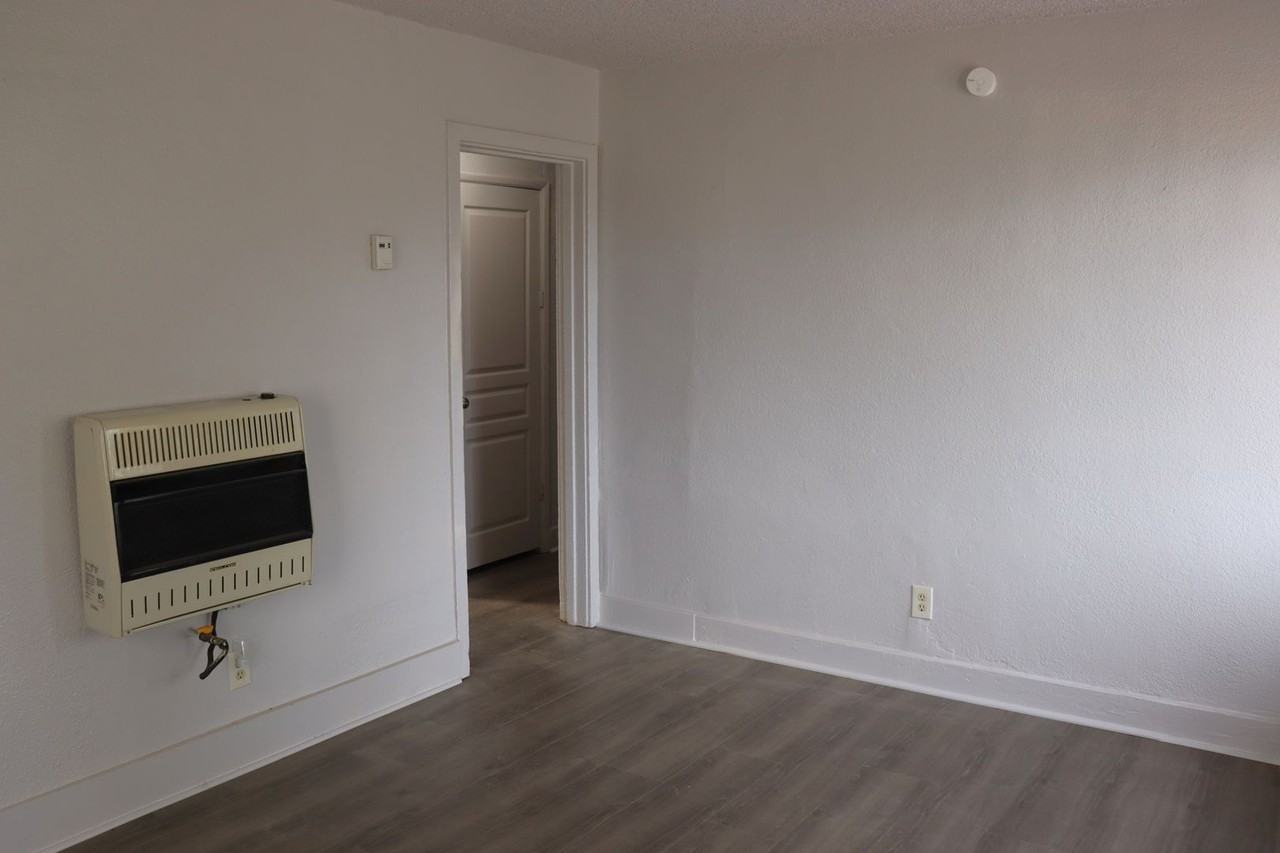 540 Graham Dr - Photo 4 of 16