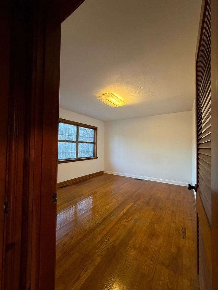 1708 Arlington Ave - Photo 3 of 20