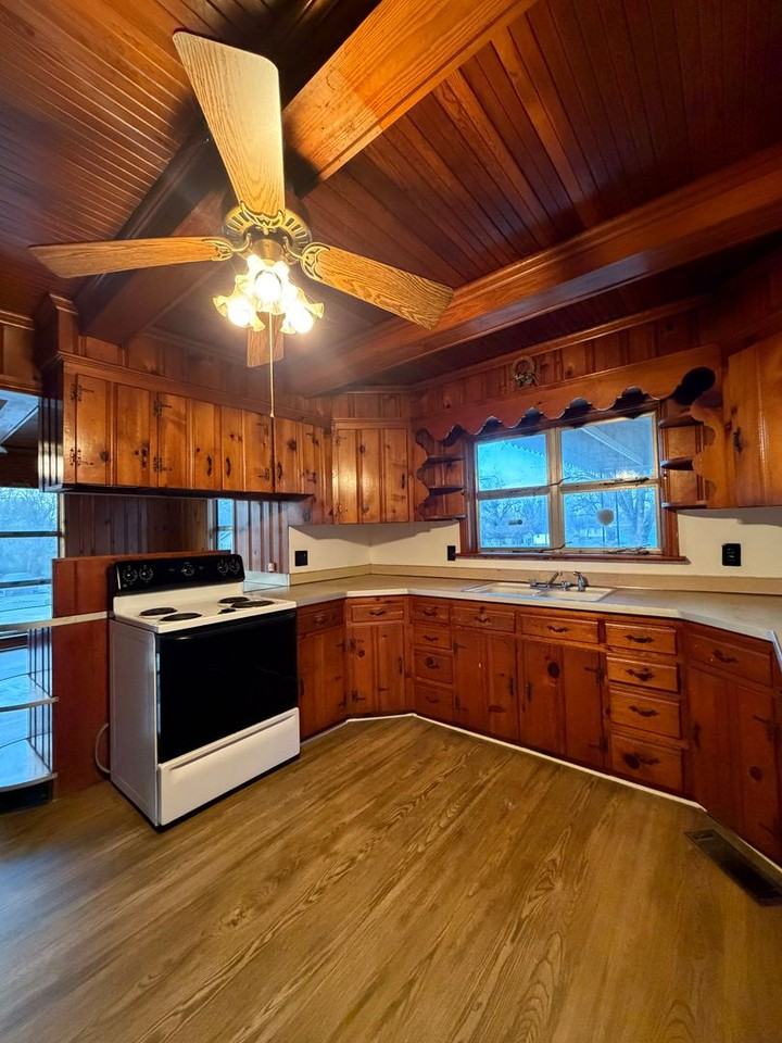 1708 Arlington Ave - Photo 6 of 20