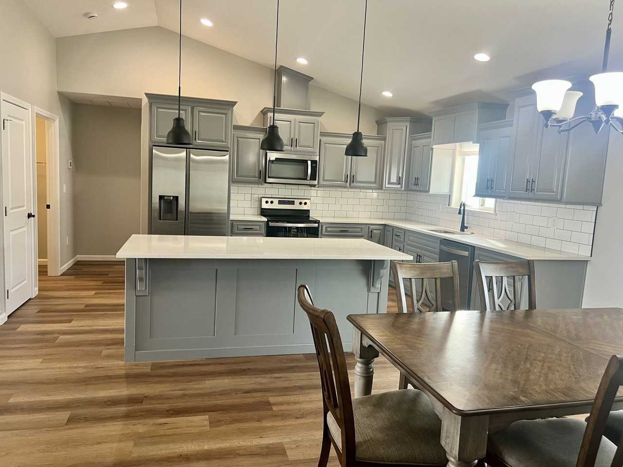 2393 Pacific St - Photo 4 of 12