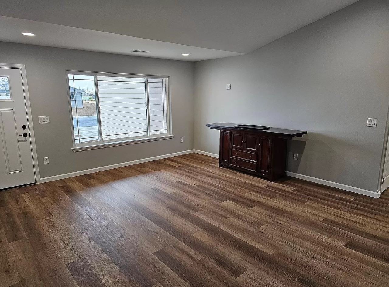 2393 Pacific St - Photo 6 of 12