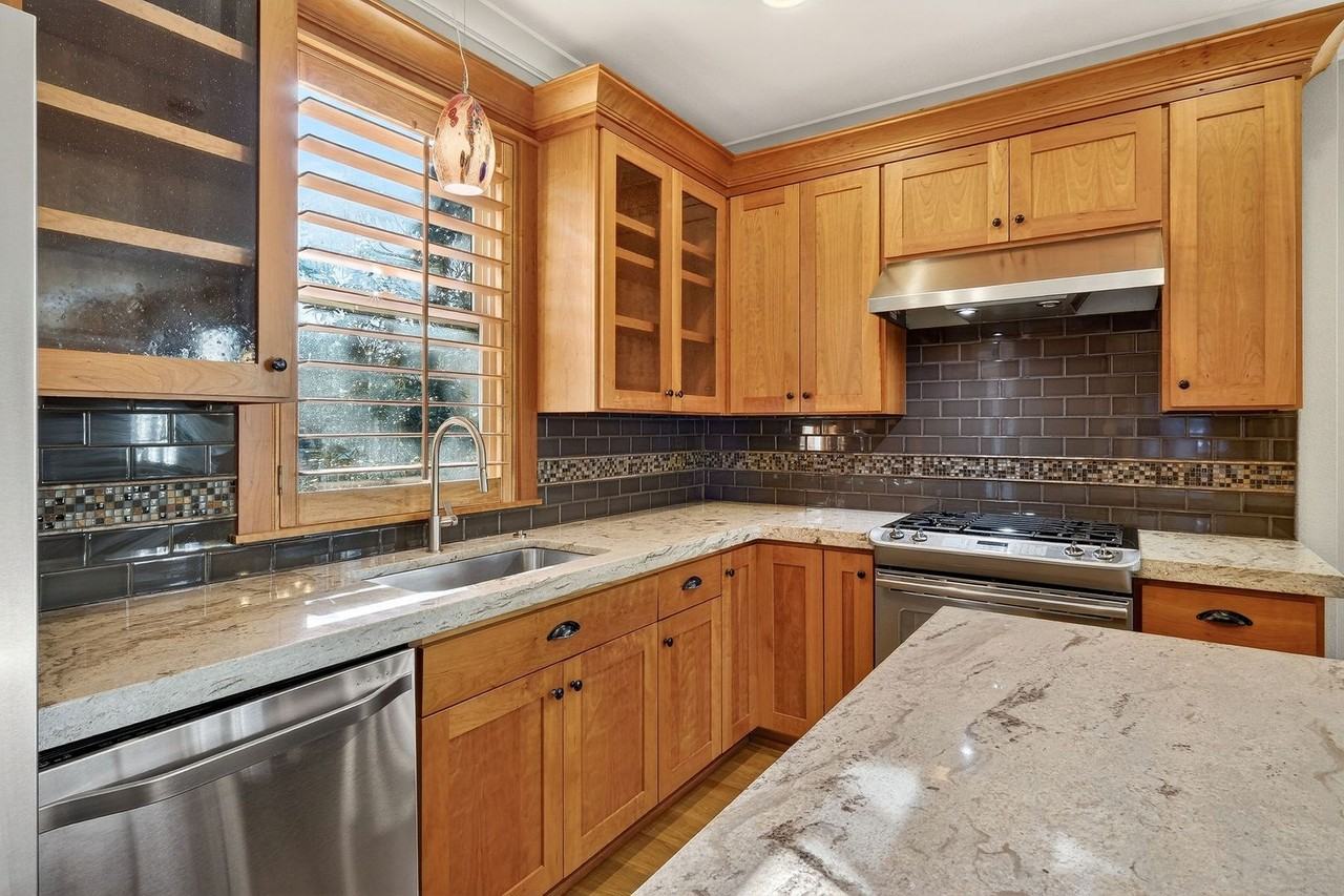 100 Ne Ivy St - Photo 4 of 46