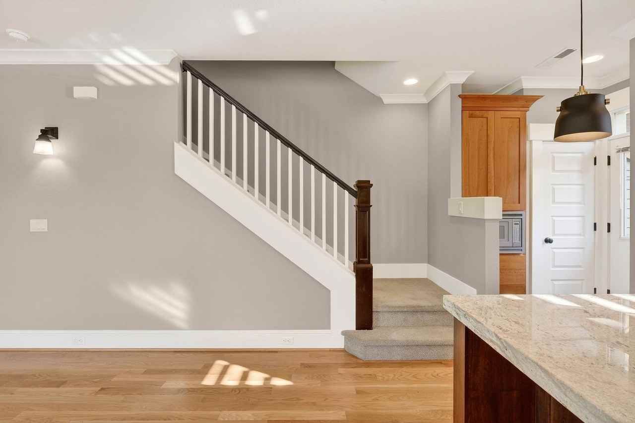 100 Ne Ivy St - Photo 6 of 46