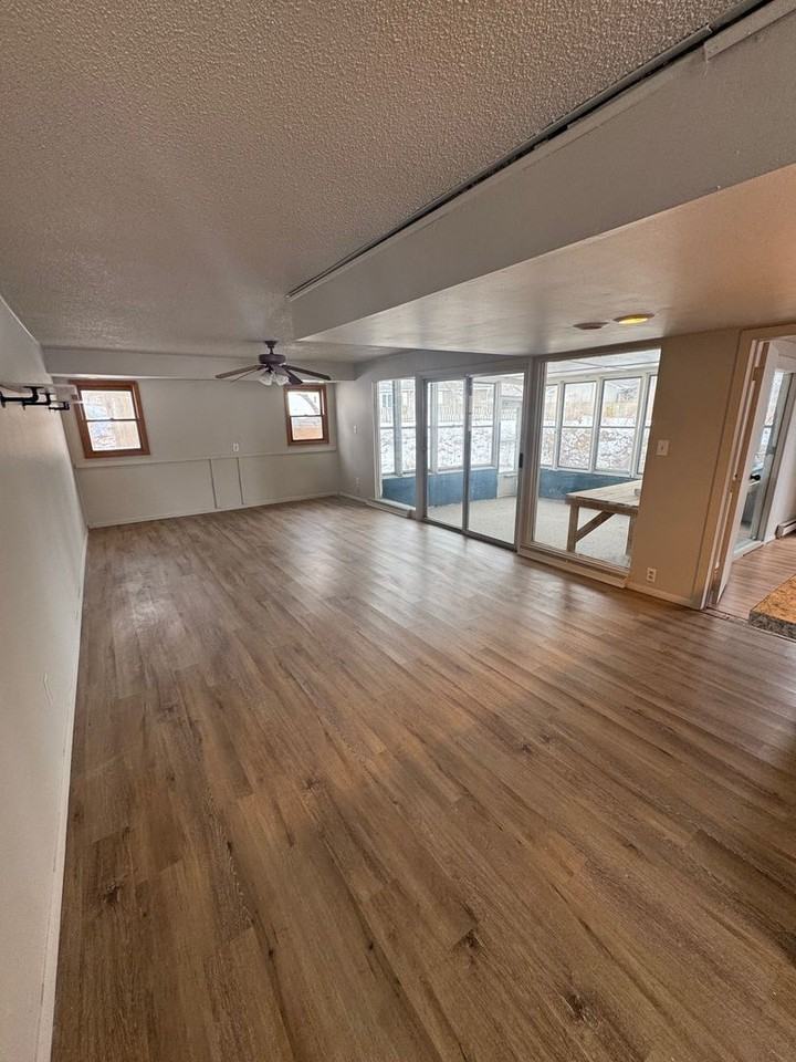 1008 Reed Rd - Photo 2 of 8