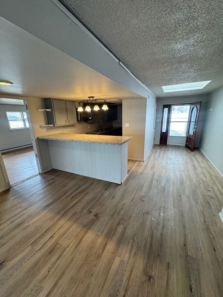 1008 Reed Rd - Photo 3 of 8