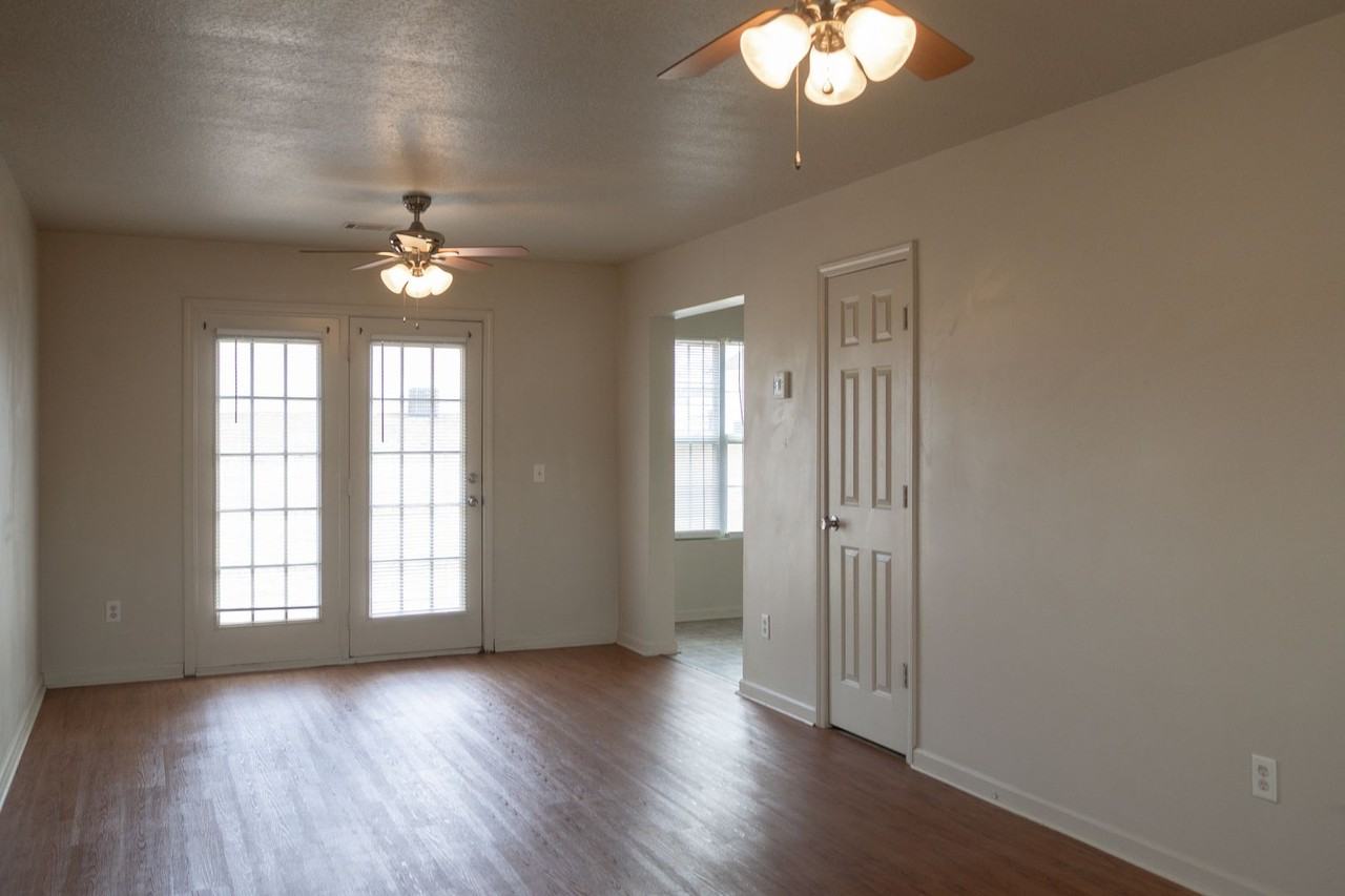 5005 Scotch Pine Ave - Photo 5 of 15