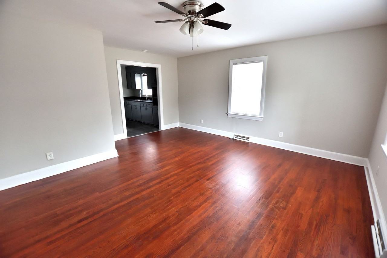 227 Clayton St - Photo 3 of 14