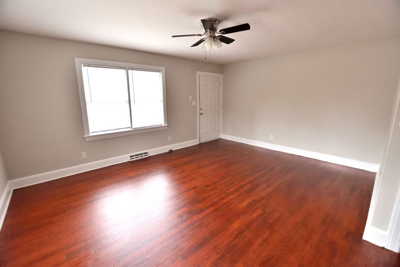 227 Clayton St - Photo 4 of 14