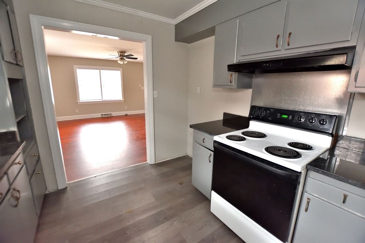 227 Clayton St - Photo 6 of 14