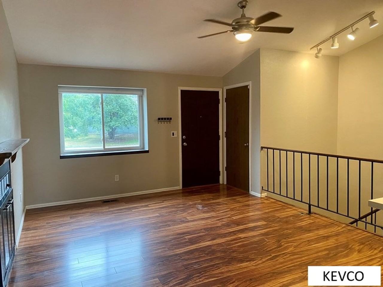 1300 Sioux Blvd - Photo 2 of 20