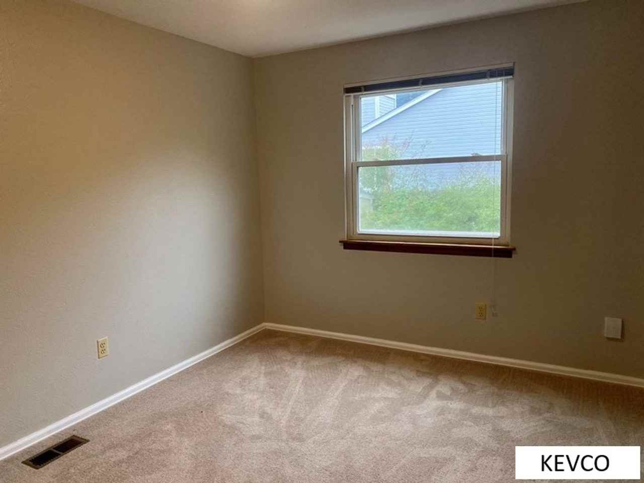 1300 Sioux Blvd - Photo 6 of 20