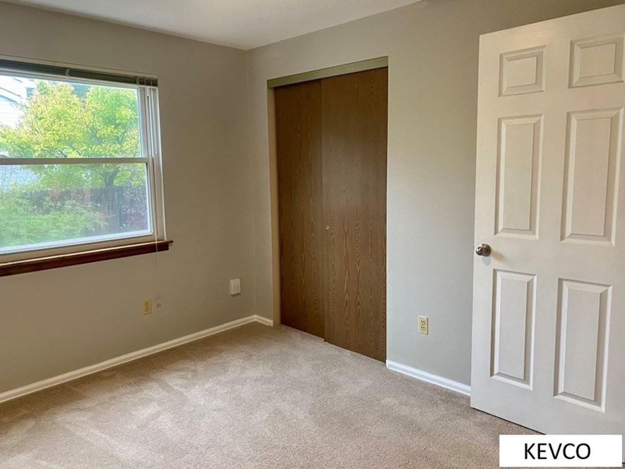 1300 Sioux Blvd - Photo 7 of 20