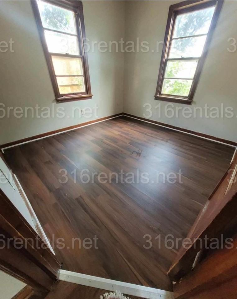 310 Glendale Ave - Photo 2 of 7