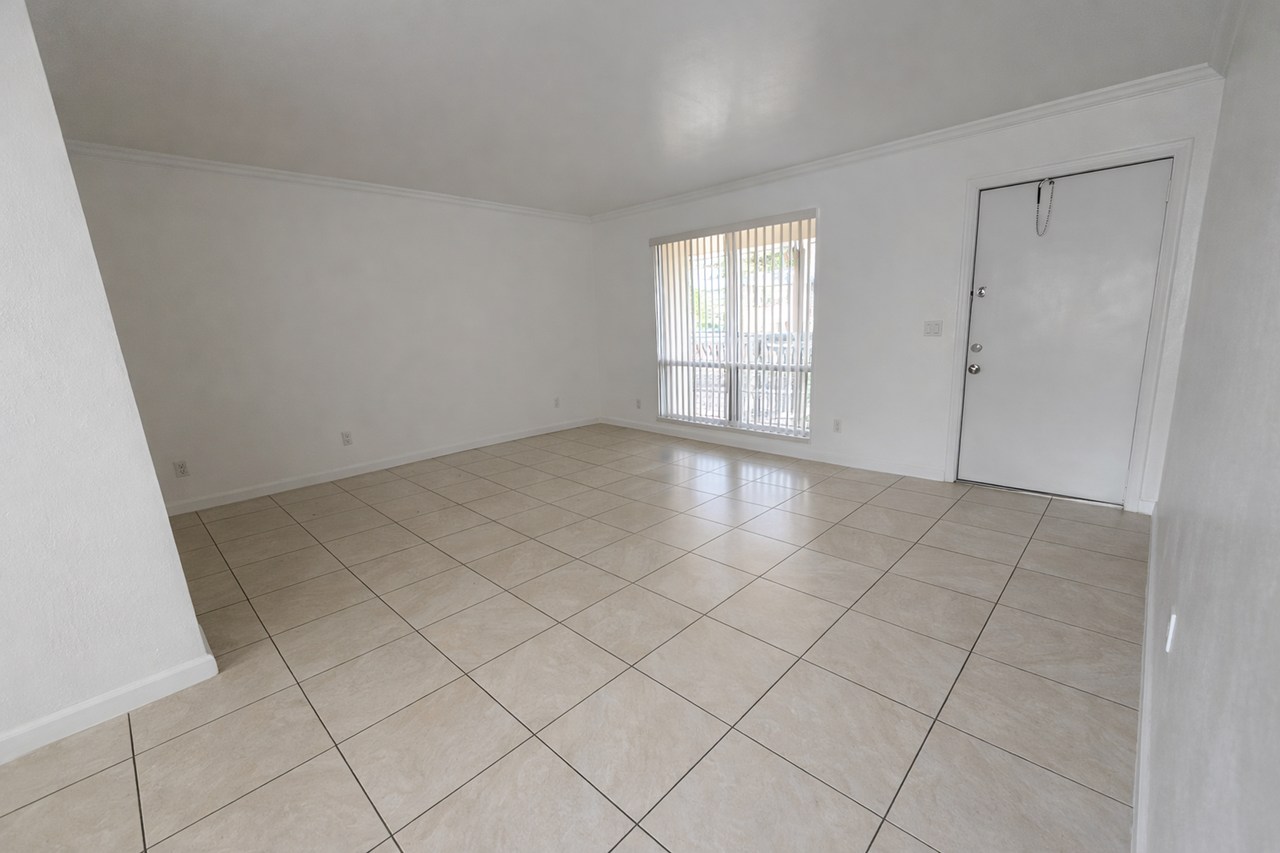 3500 Jackson St Hollywood, FL 33021 - Photo 2 of 7
