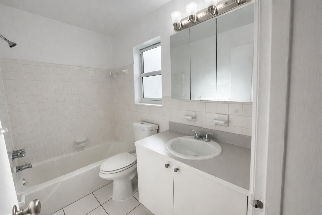 3500 Jackson St Hollywood, FL 33021 - Photo 6 of 7