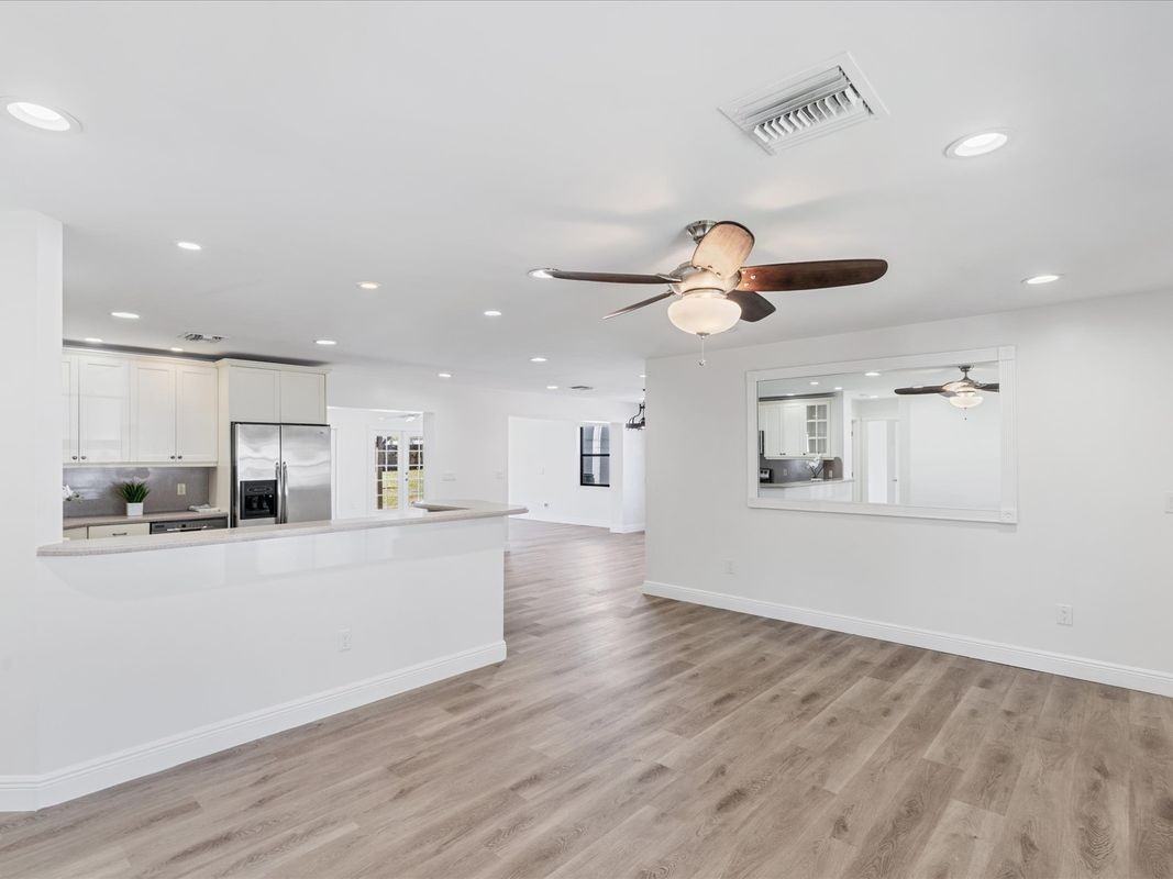 8 Sw 11th St - Photo 7 of 50