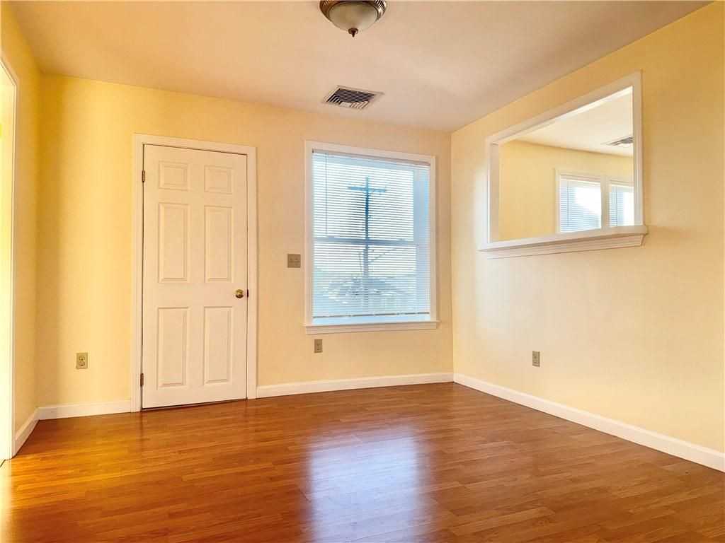 1037 Cass Ave - Photo 2 of 15