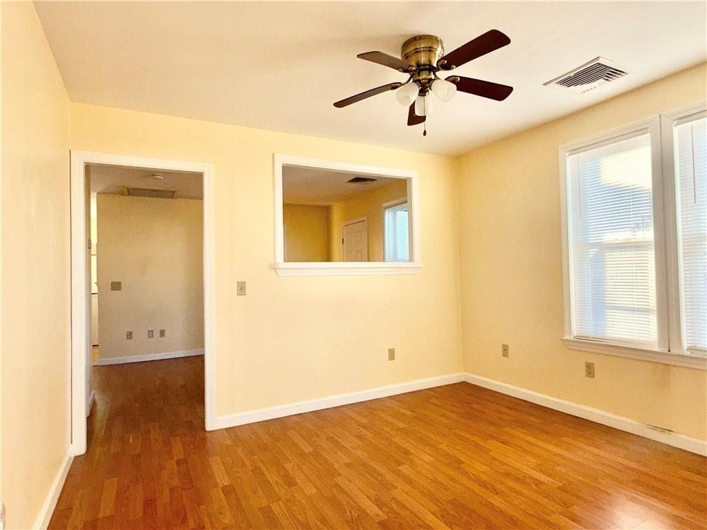 1037 Cass Ave - Photo 3 of 15