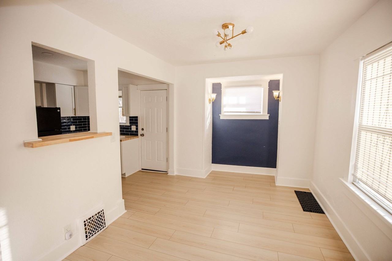 2032 Elliott Ave - Photo 7 of 26