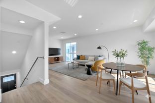 11726 Hamlin St - Photo 1 of 1