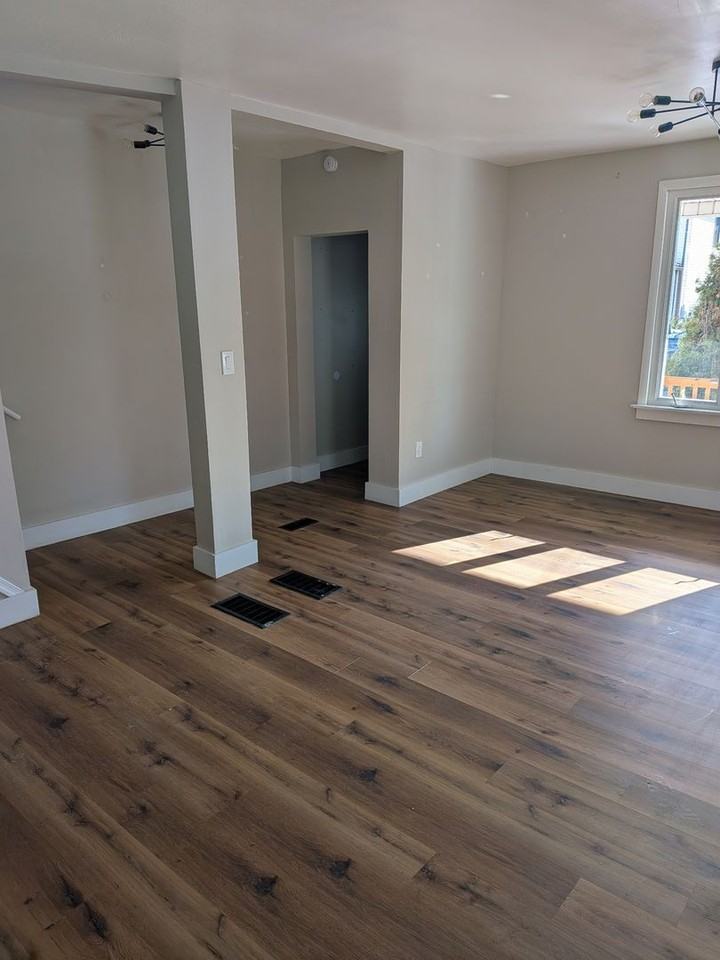 1043 Meade Ave - Photo 3 of 15