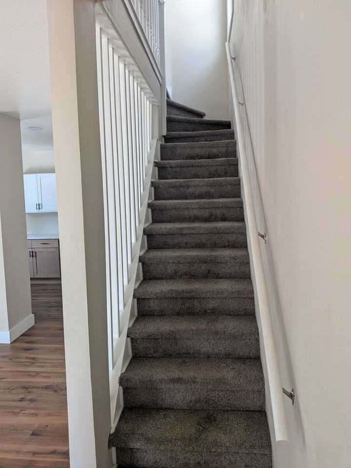 1043 Meade Ave - Photo 7 of 15