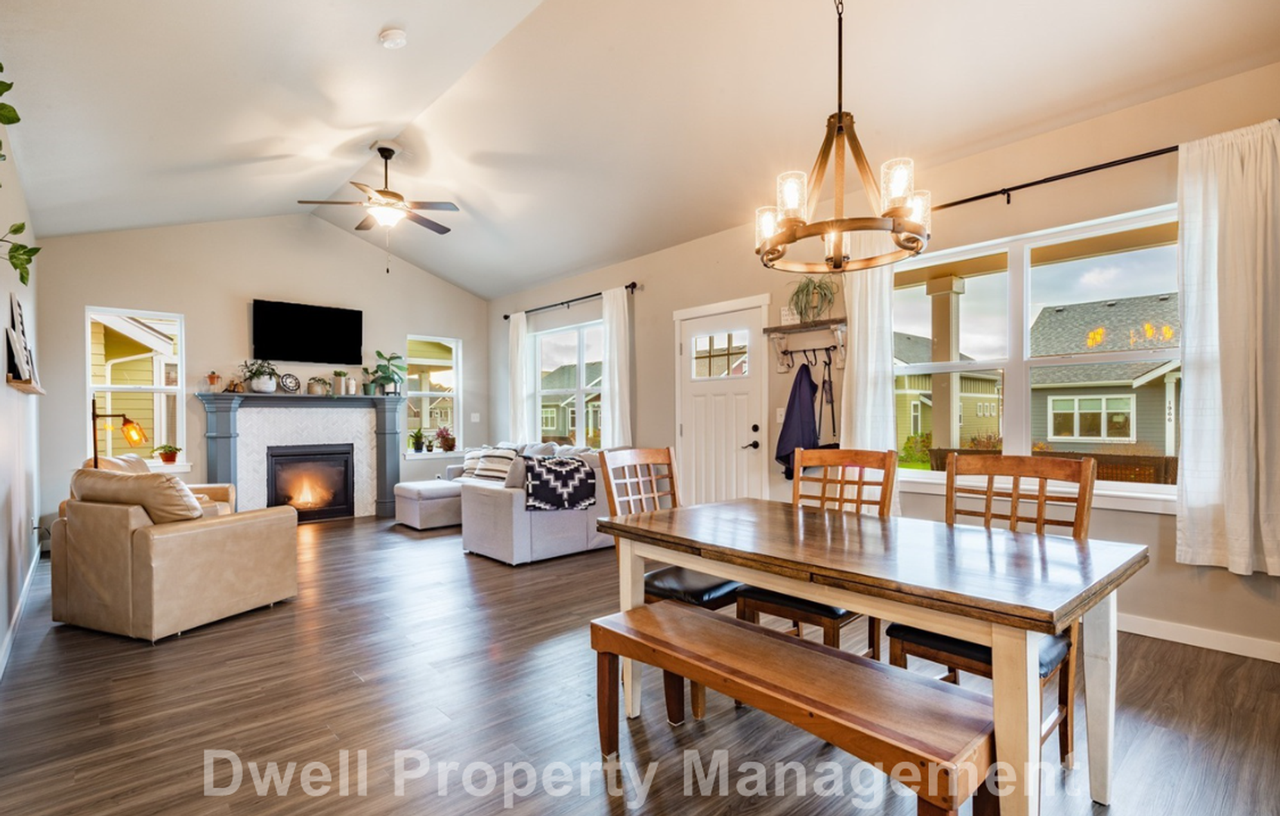 2251 Sedge St - Photo 3 of 5