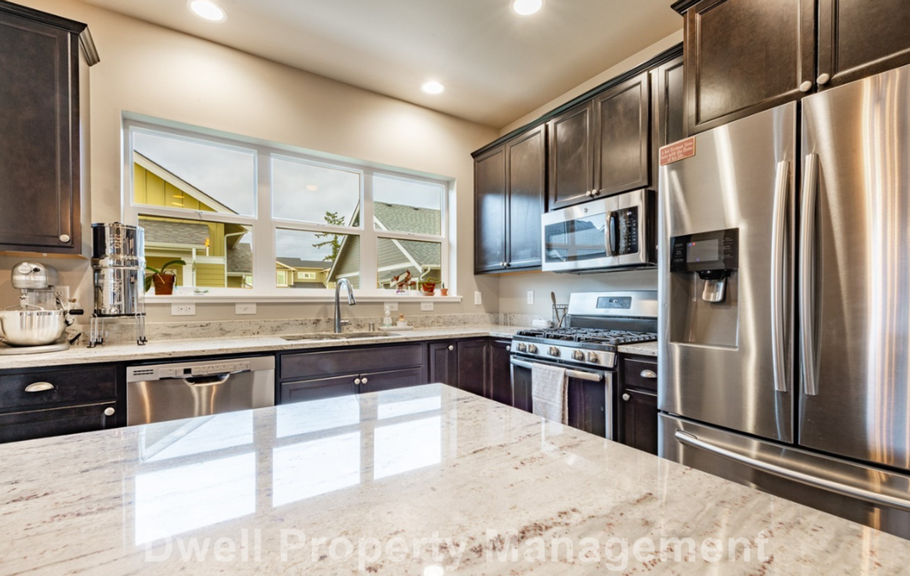 2251 Sedge St - Photo 4 of 5