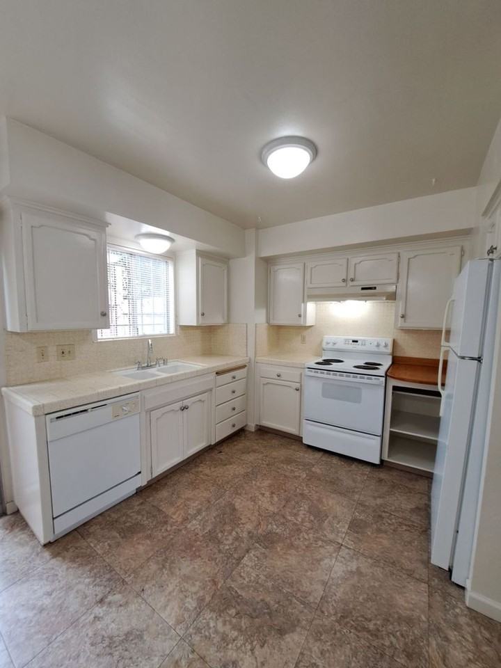 3355 E Sierra Madre Ave - Photo 4 of 18