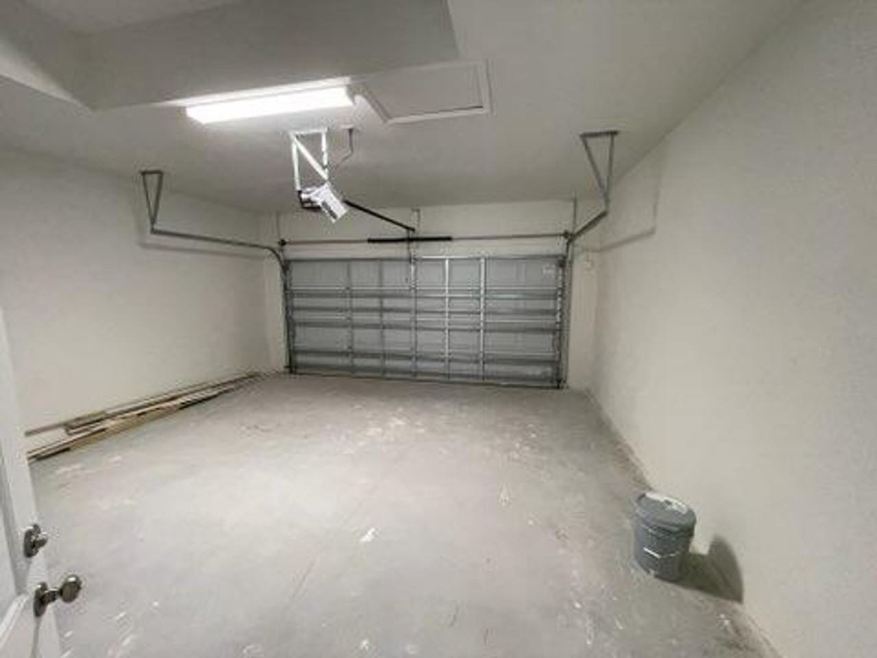 420 Hallmark Ave - Photo 2 of 7