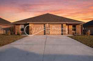 featured image of 3211 Stonewall Dr #B