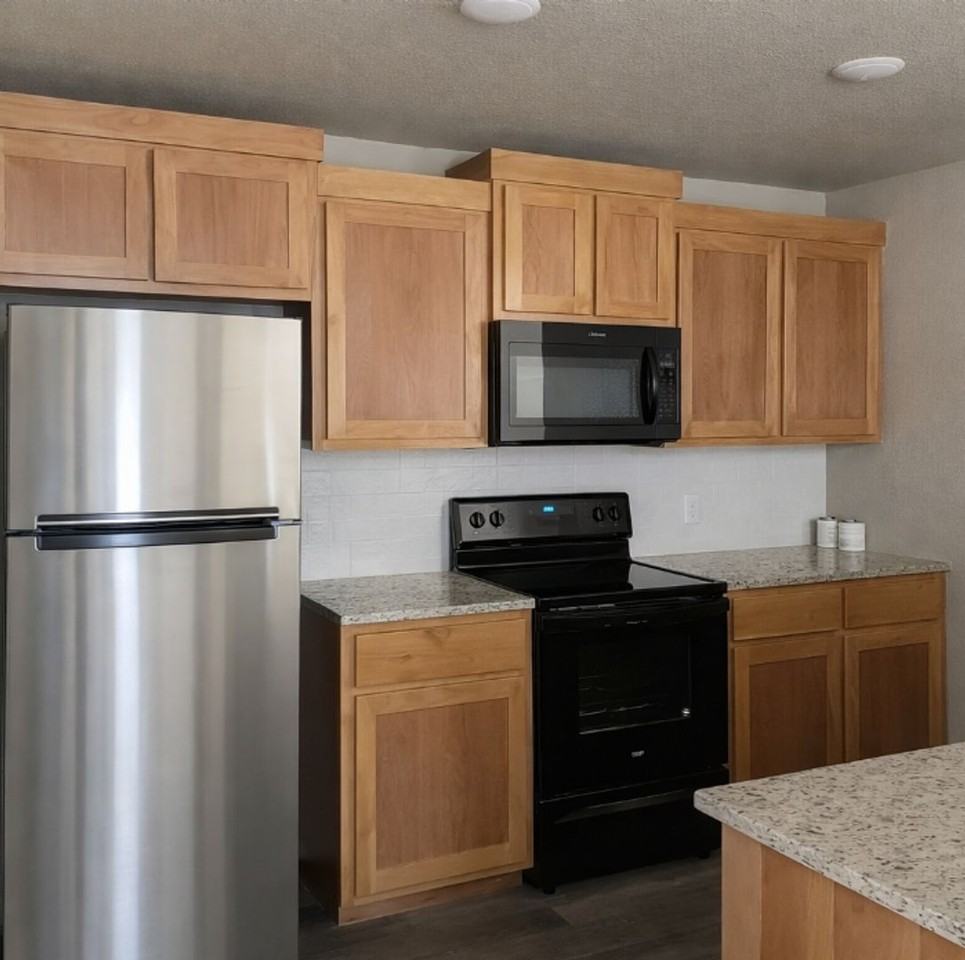 3211 Stonewall Dr #B - Photo 2 of 4