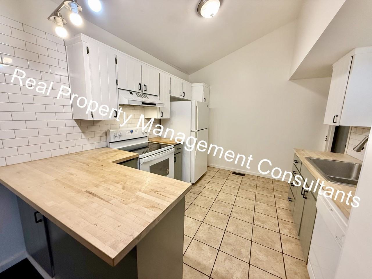 6032 E 127th St - Photo 4 of 20