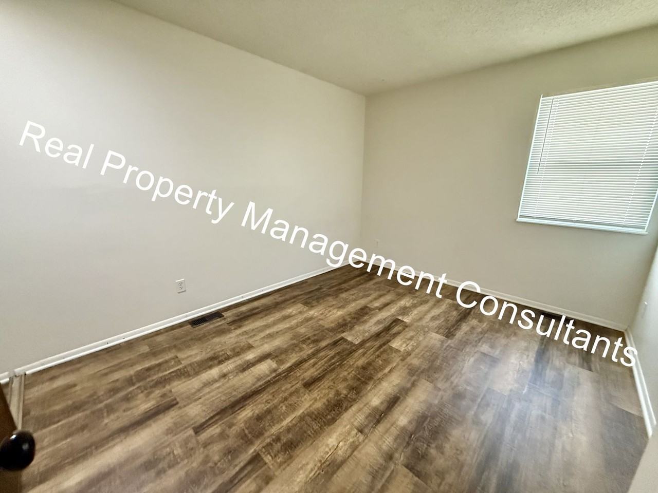 6032 E 127th St - Photo 7 of 20