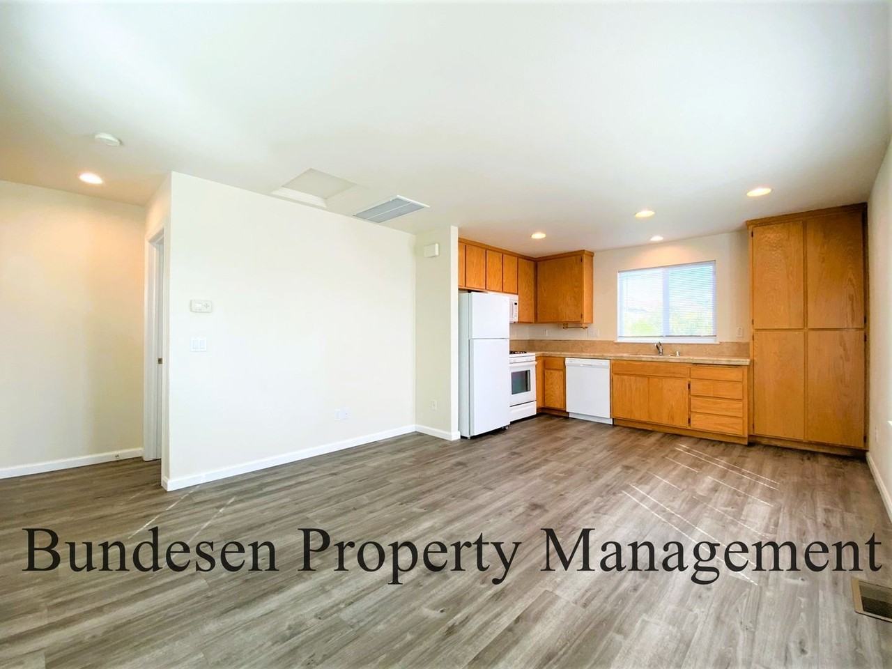 747 Fresno Ave - Photo 7 of 17