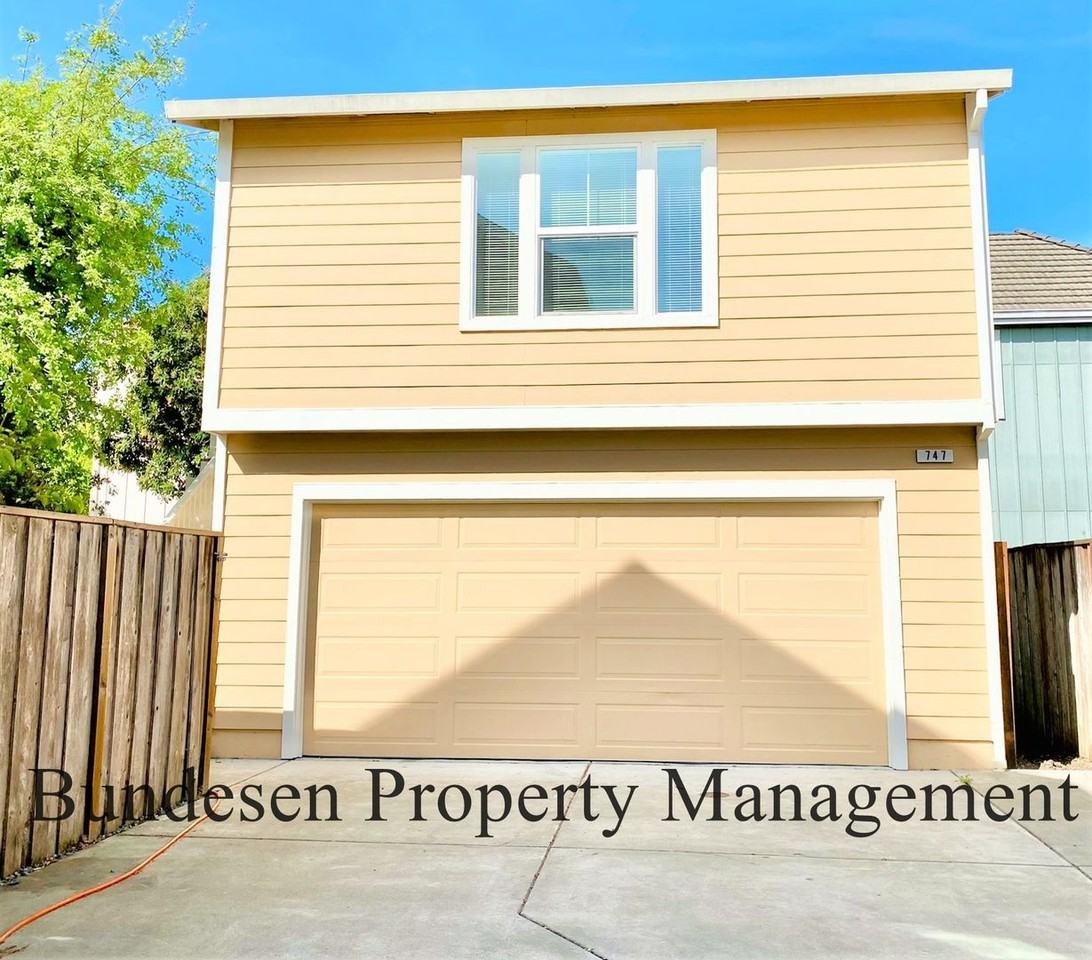 747 Fresno Ave