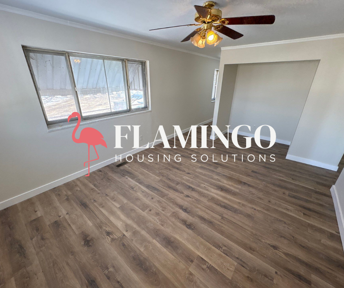 1301 Beverly Ave - Photo 2 of 15